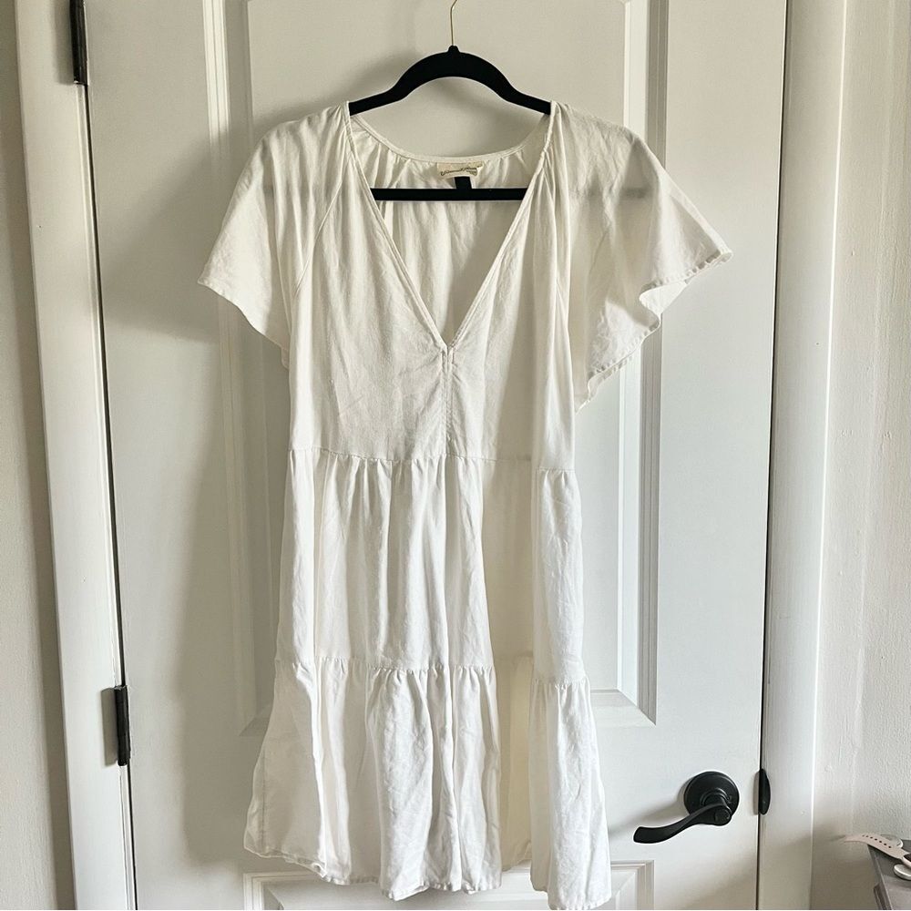 Universal Thread White Flutter Sleeve - Picture 7 of 8